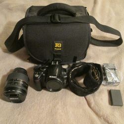 Nikon D3000 With Bag And Accessories

