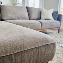 ✨Macy’s Jollene 113" Gray mid-century modern Sectional- Delivery Available 🚚 
