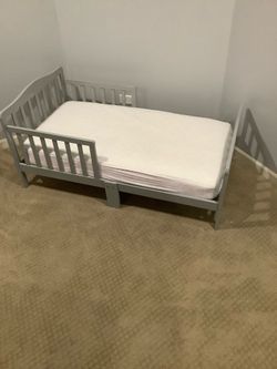 Toddler bed and mattress - like new