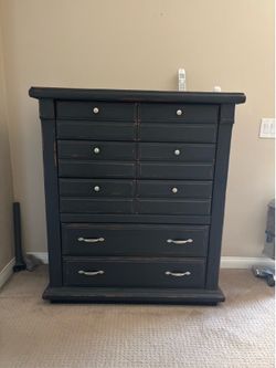 Dresser