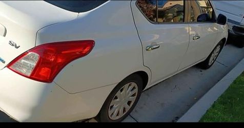 Nissan versa 2012