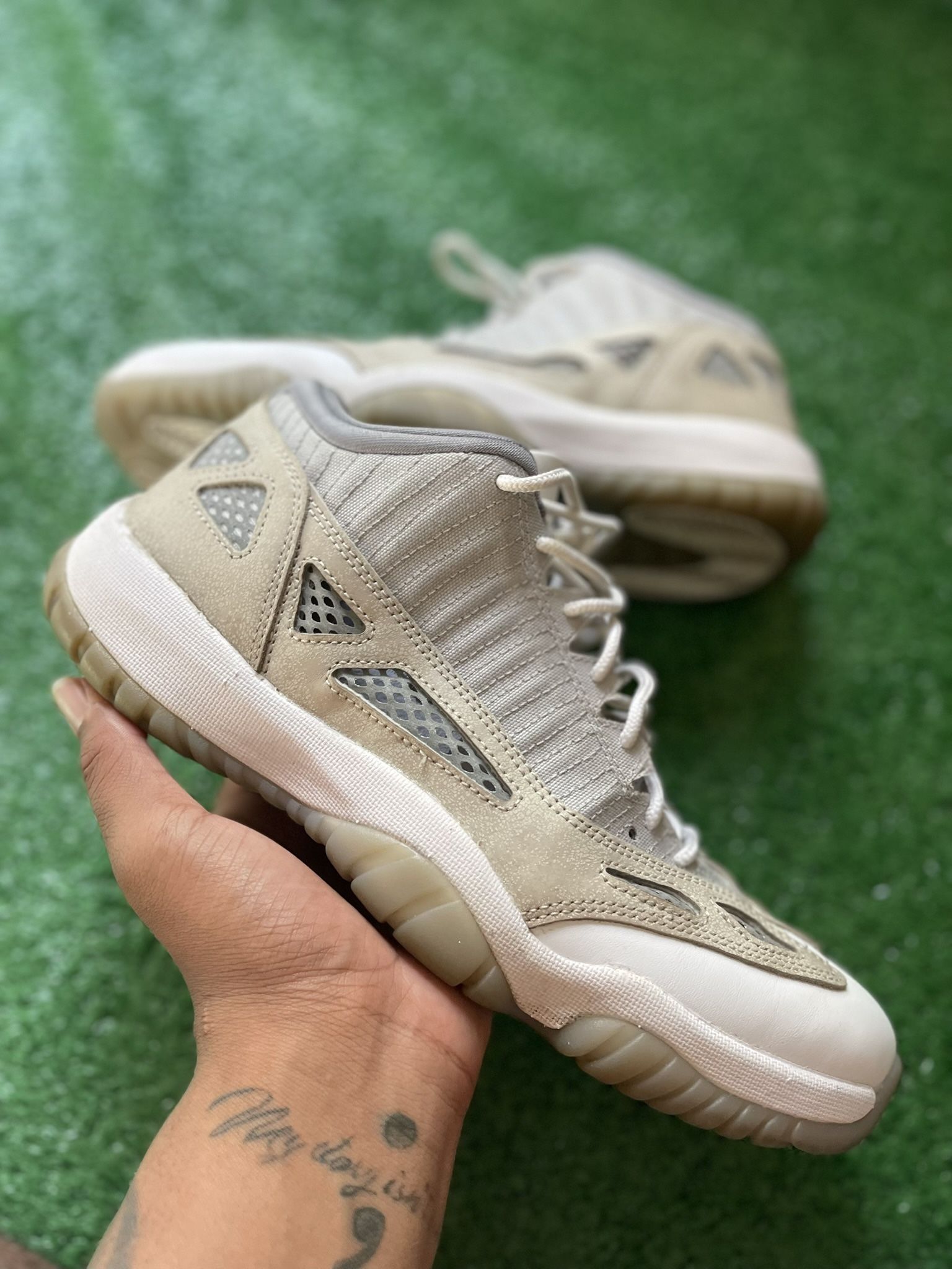 Jordan 11 Low IE