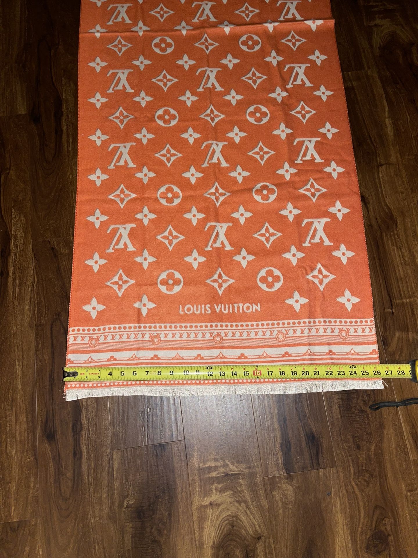 Womens LV Shawl.