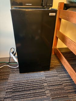Igloo mini fridge