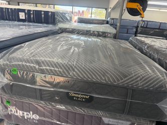 QUEEN SIZE SIMMONS BEAUTYREST BLACK SERIES 1 (EXTRA-FIRM) MATTRESS & BOX SPRING BED SET