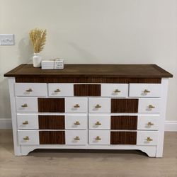 🚨🚨STUNNING WHITE DRESSER🚨🚨