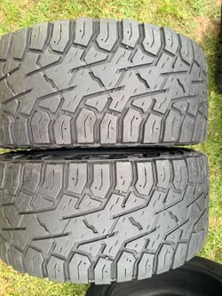Venom Power Trail Hunter R/T 33x12.50R18 — Pair