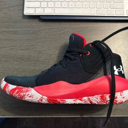 Brand new Under Armour Basketball Shoes