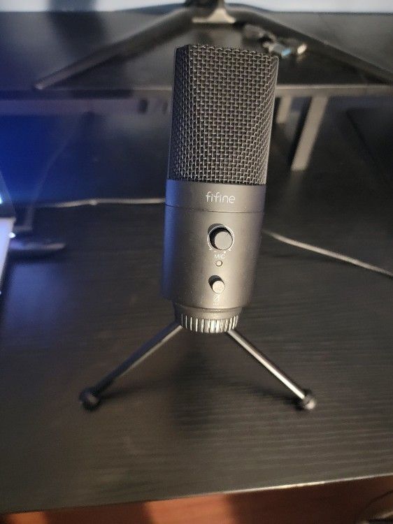 FIFINE USB Desktop PC Microphone with Pop Filter for Computer and Mac
