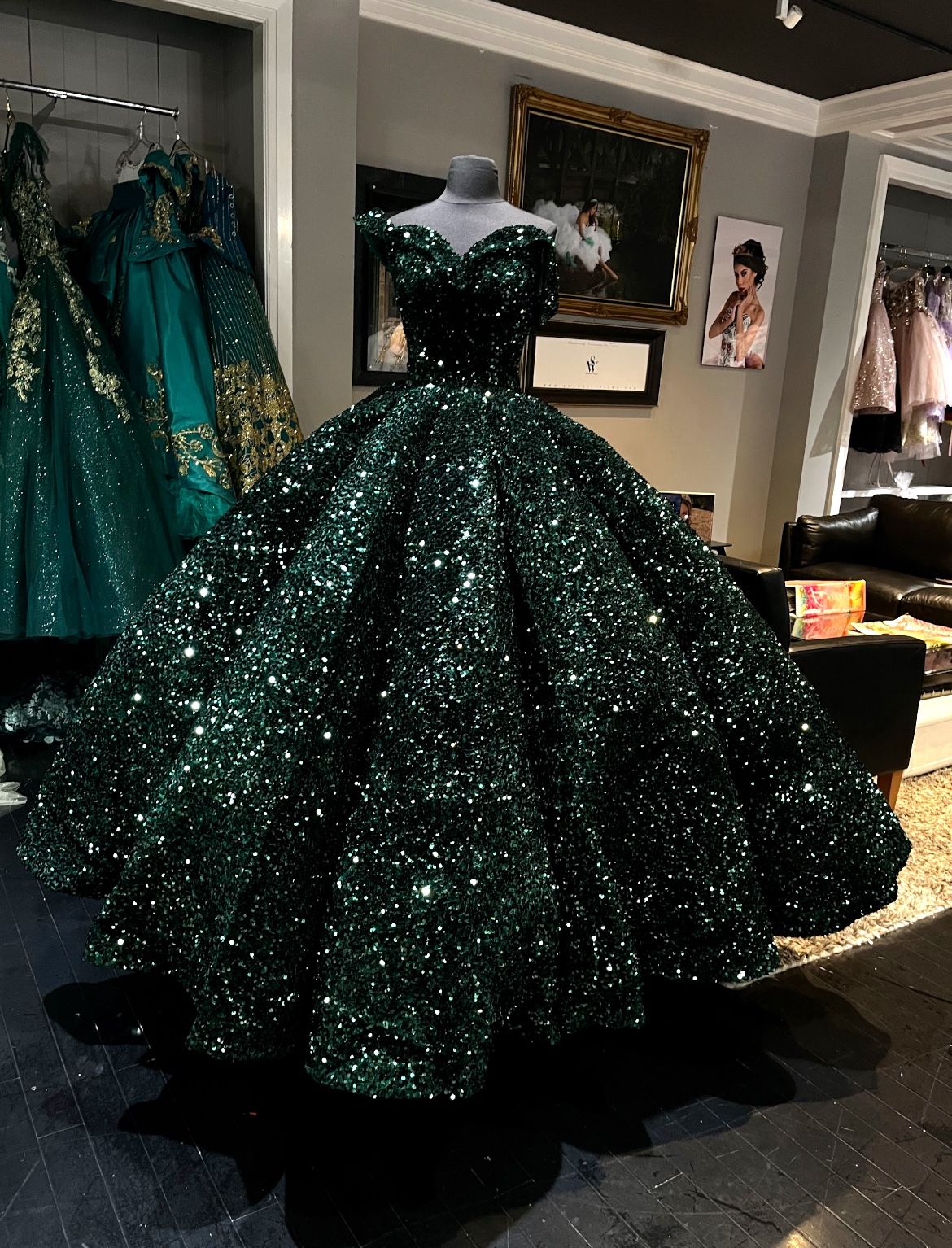 sachin and babi light blue dress Mumuleo Emerald Green Quinceanera Dress with Cape, 3D Flowers & Beaded  Off-Shoulder Ball Gown, Elegant Vestido De 15 Anos