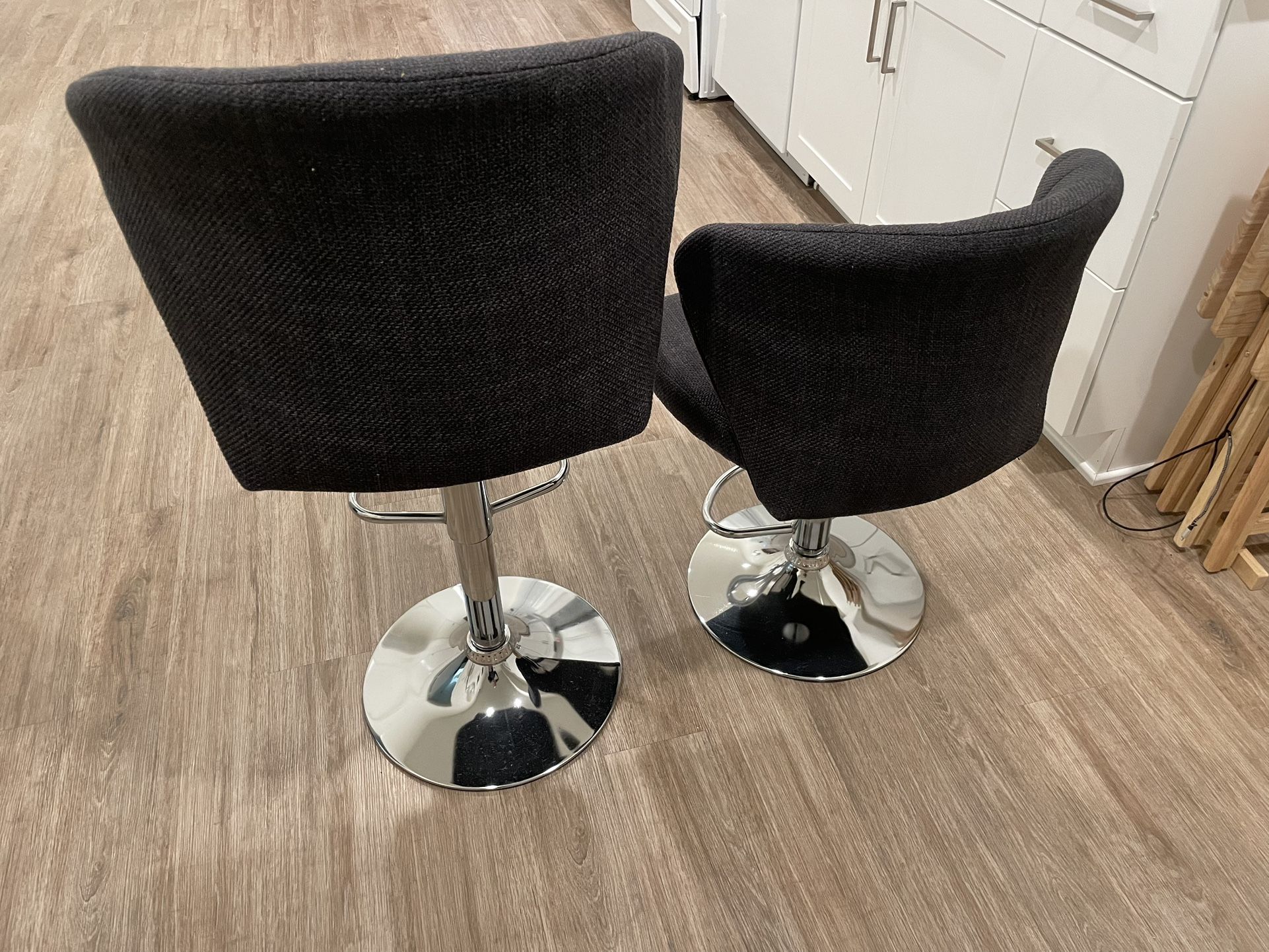 2 Bar Stool