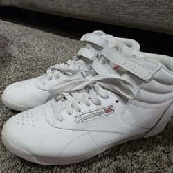 Women's  Reebok 7
