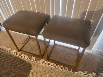 Grey/gold bar stools