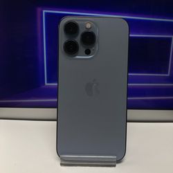 Factory Unlocked Iphone 13 pro 256 gb comes with store warranty 