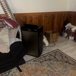 STAND UP AIR CONDITIONER WITH HOSE 