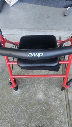 DRive WALKER-LIKE NEW
