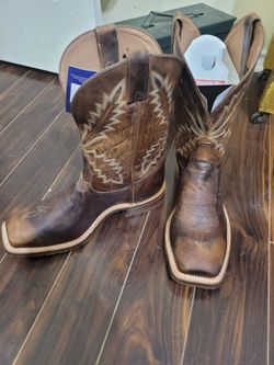 Brand New Justin Tony Llama Boots XT5104  11EE