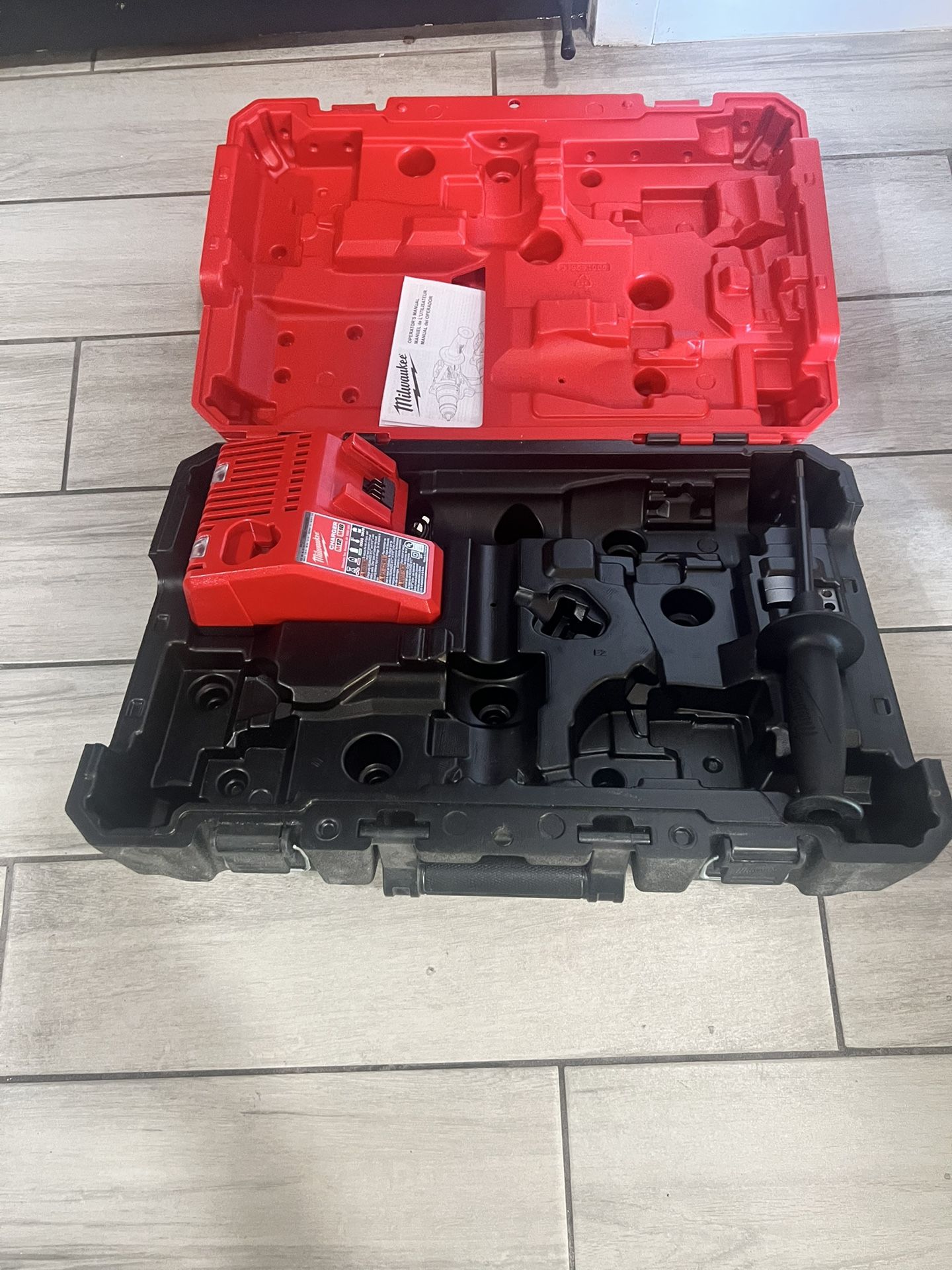 Milwaukee M18 and M12 Charger