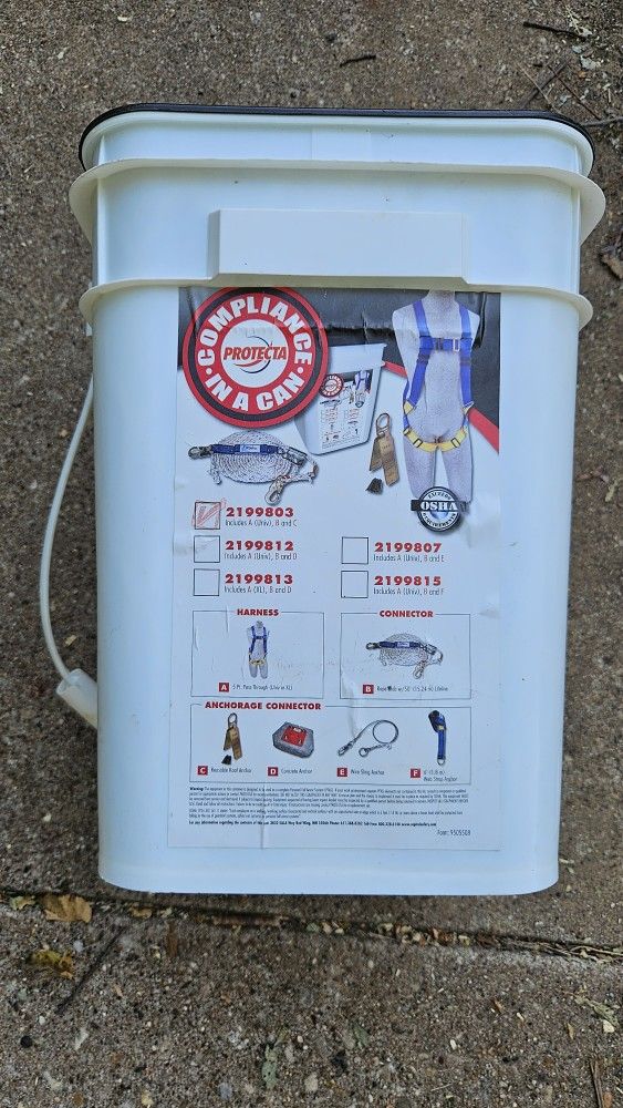 3M Compliance In A Can Safety Harness New Never Used