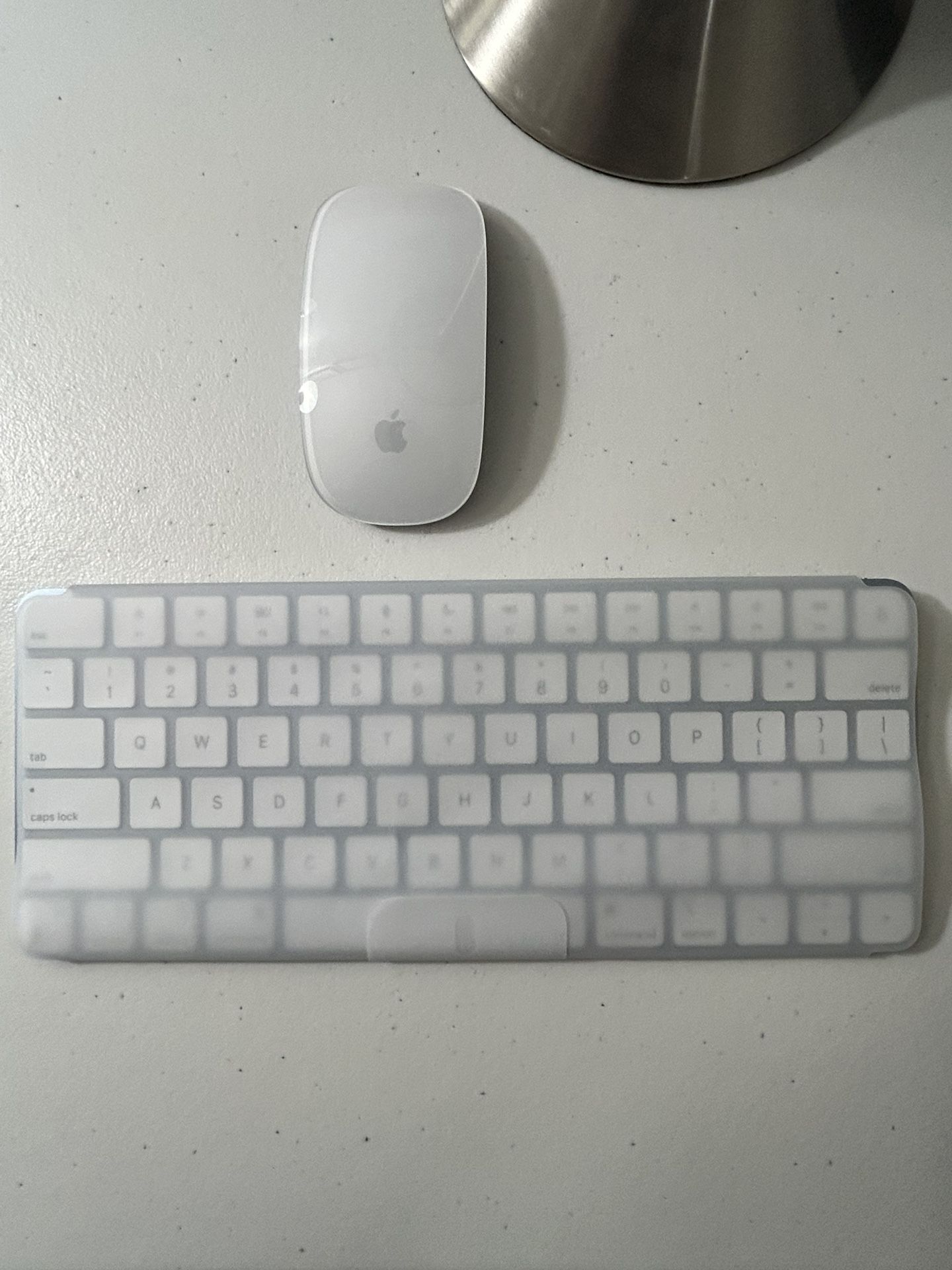Apple Keyboard N Mouse 