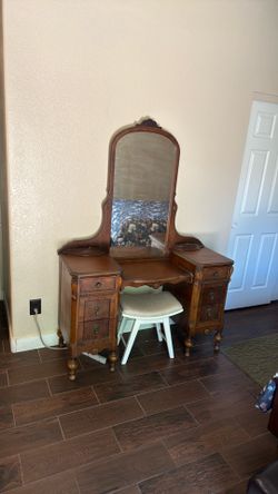 Vintage 1900s wood mirror dresser vanity