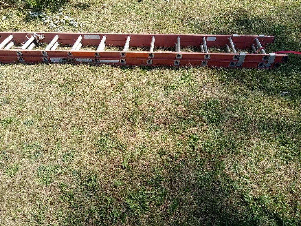 24ft Extension Ladder Fiberglass Brandname Keller