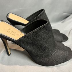 Jewel Badgley Mischka