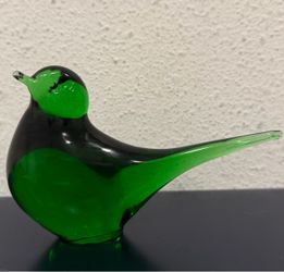 Vintage Hand Blown Green Art Glass Bird Paperweight Figurine