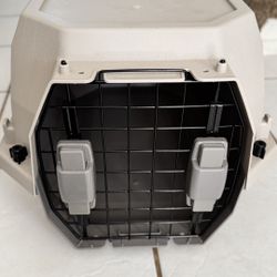 Amazon Basics Pet Crate