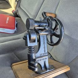 Vintage American Hand Crank Leather Splitting Skiver Tool Antique St. Louis USA