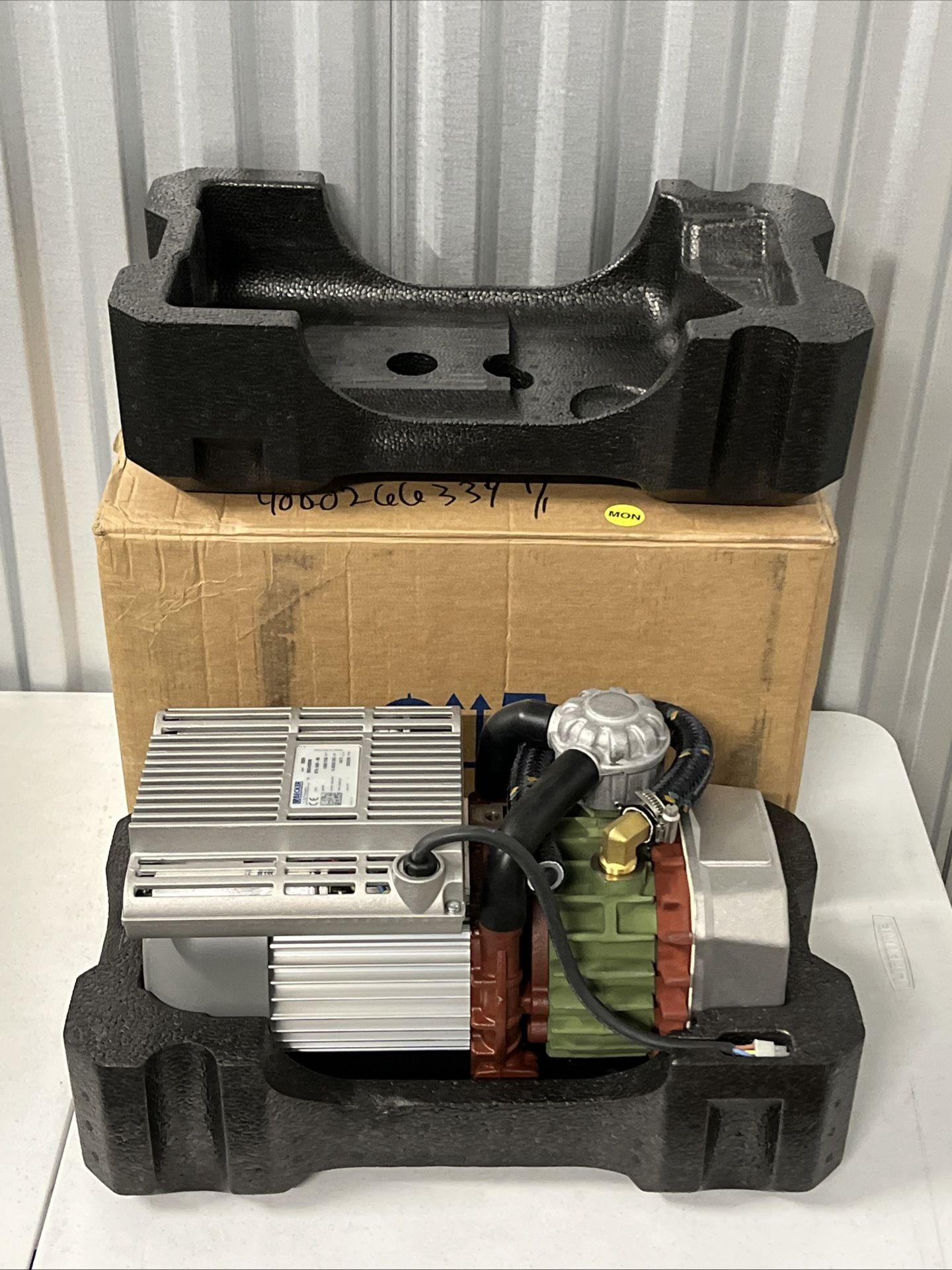 Becker VT4 16/0 86 Rotary Vane Vacuum Pump 200/200 mbar, Made in Germany 2020
