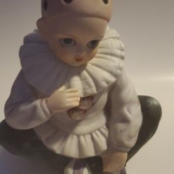 Pierrot Mann Harlequin Porcelain Clown Figurine: Sold As Non-working Figurine 