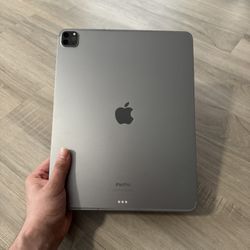 Unlocked iPad Pro 12.9 inch 6th Generation 