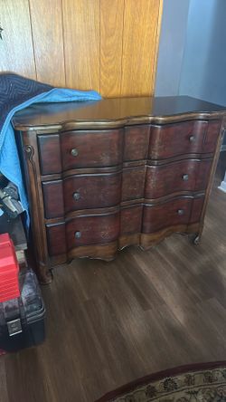 Wooden Traditional Antique Dresser & Chest