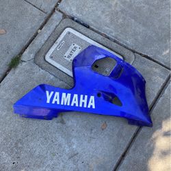 2001 Yamaha R6 Lower From Fairing 