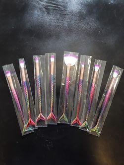8 Multicolored fish scale/tail makeup brushes, New