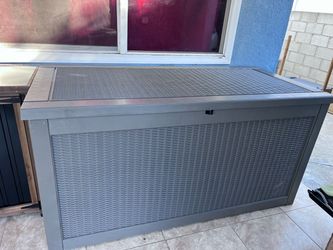 250-gallon outdoor storage box