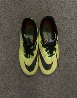 Nike Hypervenom soccer cleats size 4.5Y