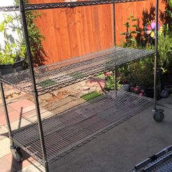 rack De Metal En Buena condiciones tengo varias medidas 