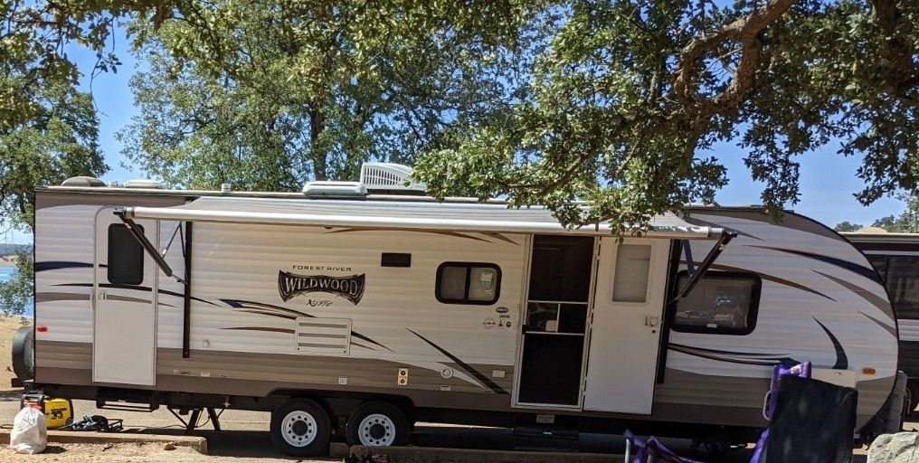 2016 Wildwood FR XLT282QBXL