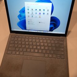 Microsoft Surface Laptop 2 Core i7 8th Gen 8gb Ram 256gb ssd win 11