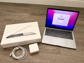 2016 MacBook Pro 13” Touch Bar – 256GB – Excellent Battery