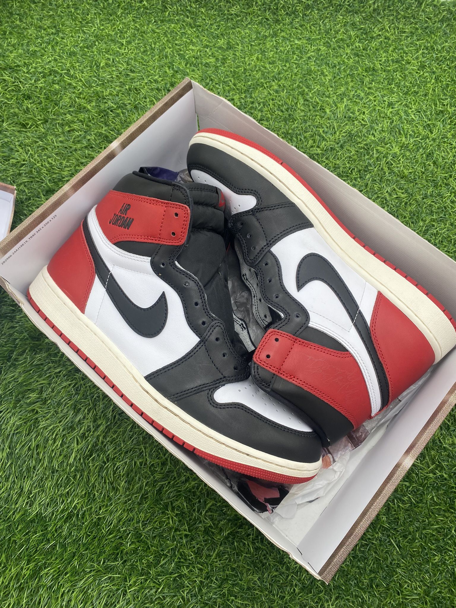 Jordan 1 “Black Toe” Size 12.5M