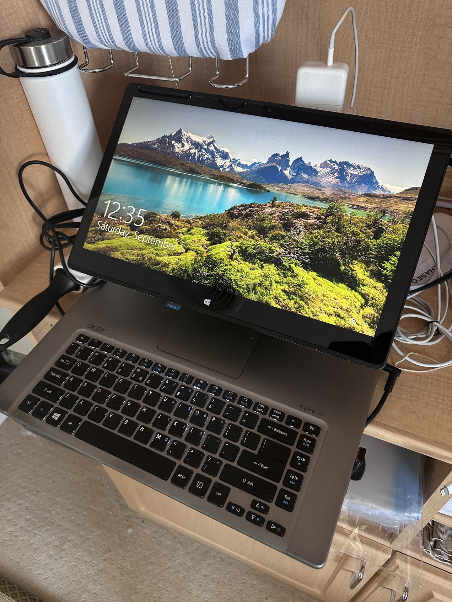Acer Aspire R7 Laptop/ Computer