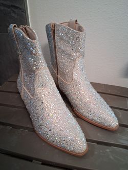 Ladiea Short Silver Bling Cowboy Boots
