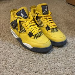 Jordan 4 ‘Lightning’