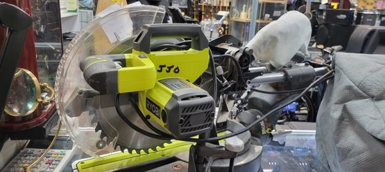 Ryobi TSS121 12 inch Sliding Compound Miter Saw Great Like New Condition 