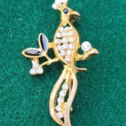 Vtg Gold Tone Peacock Bird Rhinestone Accent Brooch Pin
