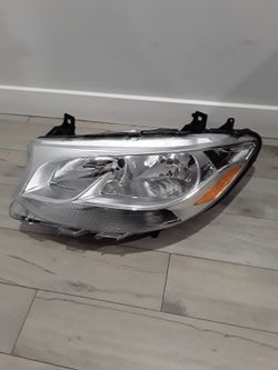 Mercedes Benz Sprinter Headlight Left Side (Driver Side)