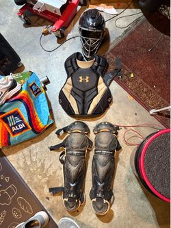Under Armour Youth Catcher’s Gear Set – Helmet, Chest Protector & Leg Guards
